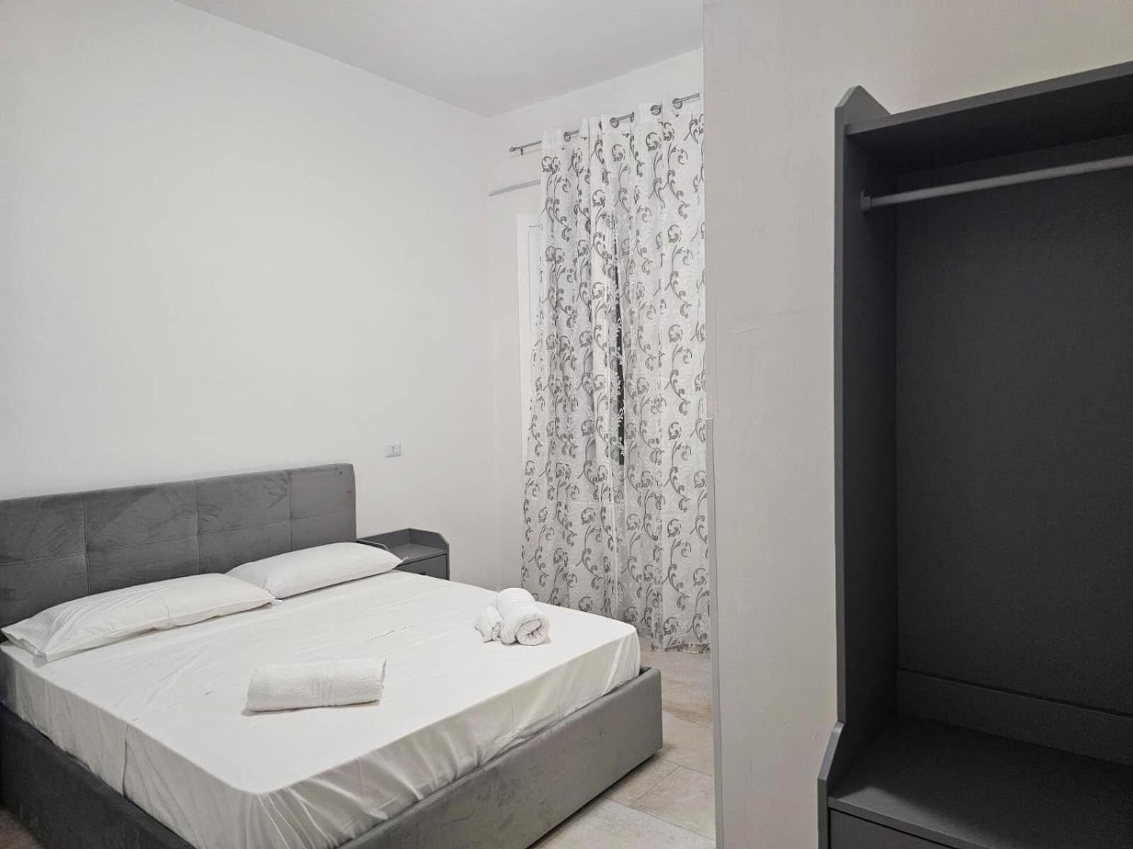 Raynova Hotel Rome Bilik gambar