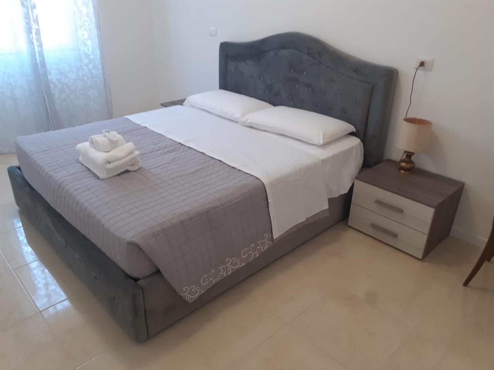 Raynova Hotel Rome Bilik gambar